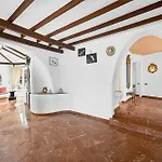With Moorish Charm And Panoramic Ocean Views 别墅 *