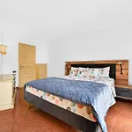 With Moorish Charm And Panoramic Ocean Views 别墅 洛斯雷尔雷赫斯