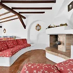 With Moorish Charm And Panoramic Ocean Views 别墅 *