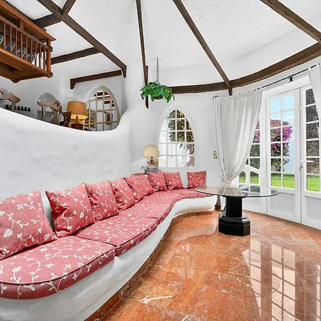 Willa With Moorish Charm And Panoramic Ocean Views *