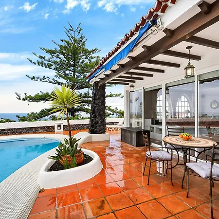 With Moorish Charm And Panoramic Ocean Views * Los Realejos