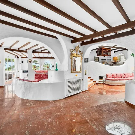 With Moorish Charm And Panoramic Ocean Views 洛斯雷尔雷赫斯